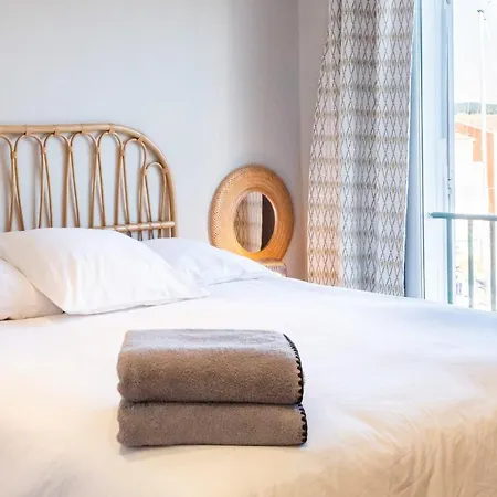 Bright Nest With Balcony And View On The Port Grimaud